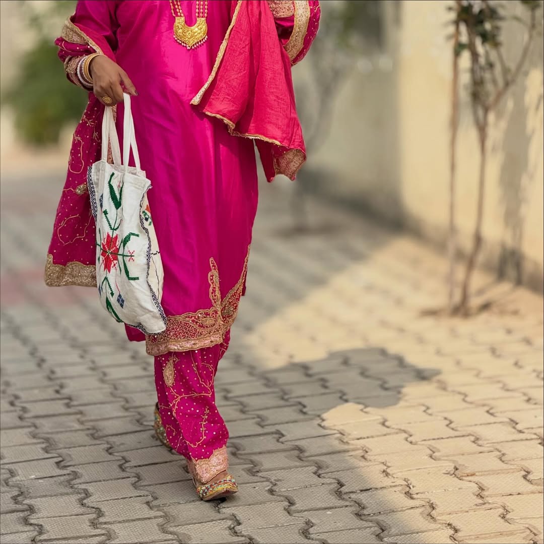 Perfect Jutti Styling Guide — From Casual to Wedding Looks