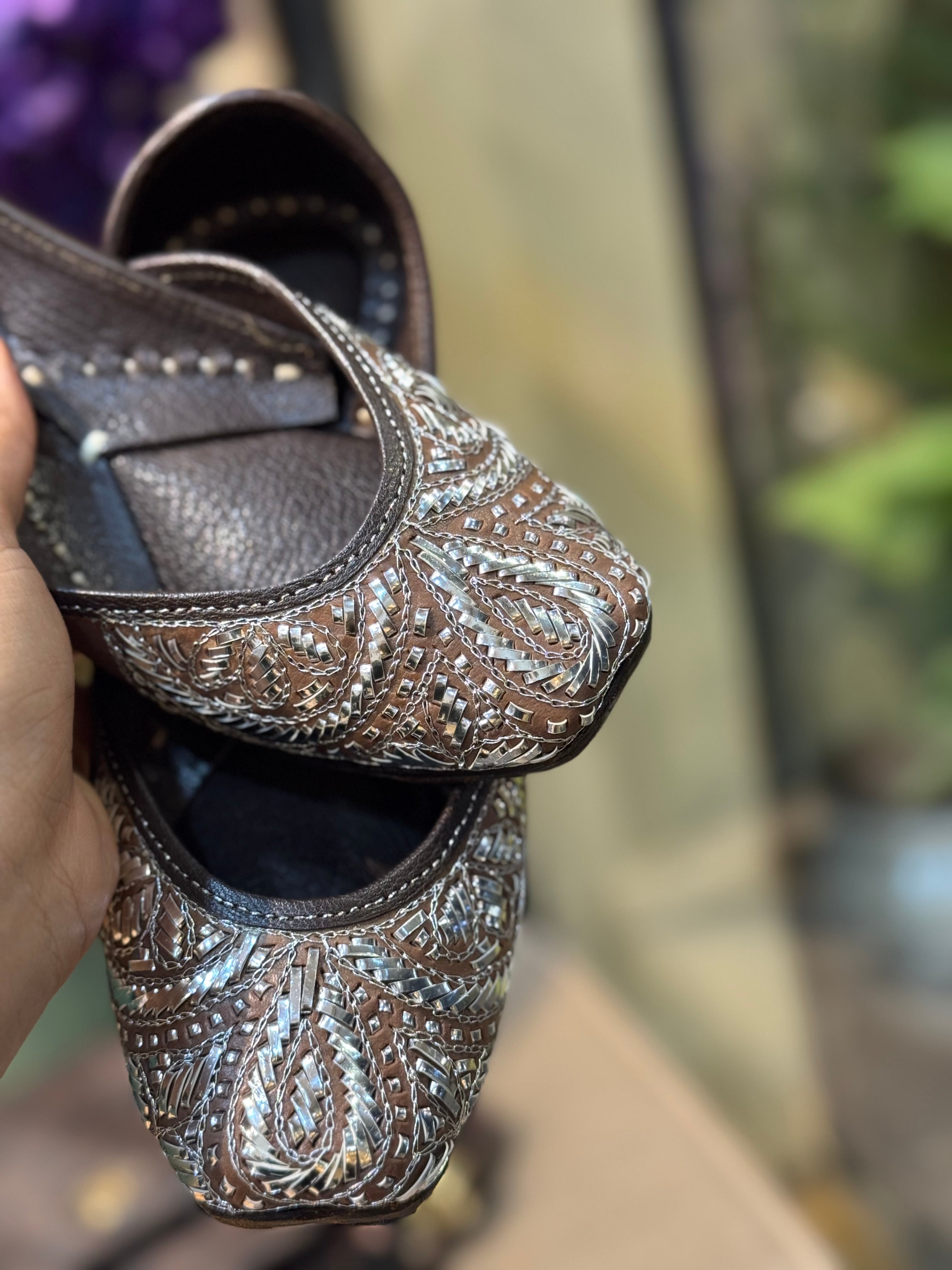 Roshan Mukaish (Shimmering Silver)