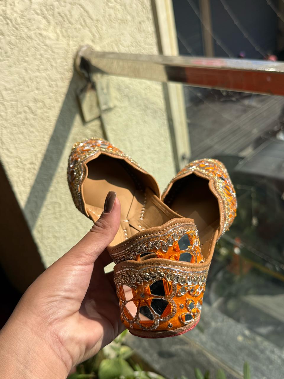 Sunehri Sheesha Jutti ( Yellow )