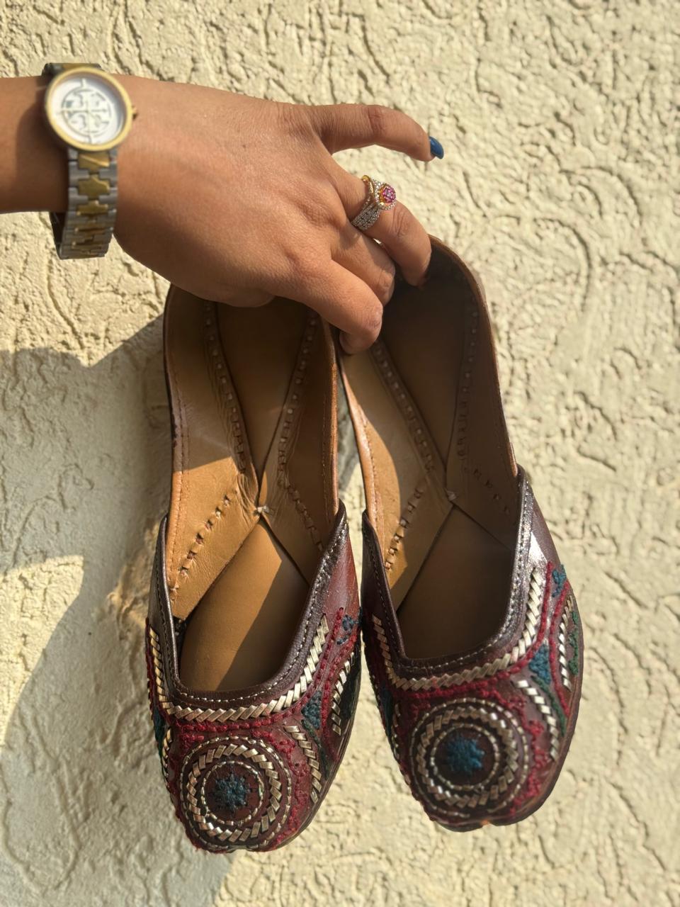 Zariya Heritage Jutti (Mukesh With Thread)