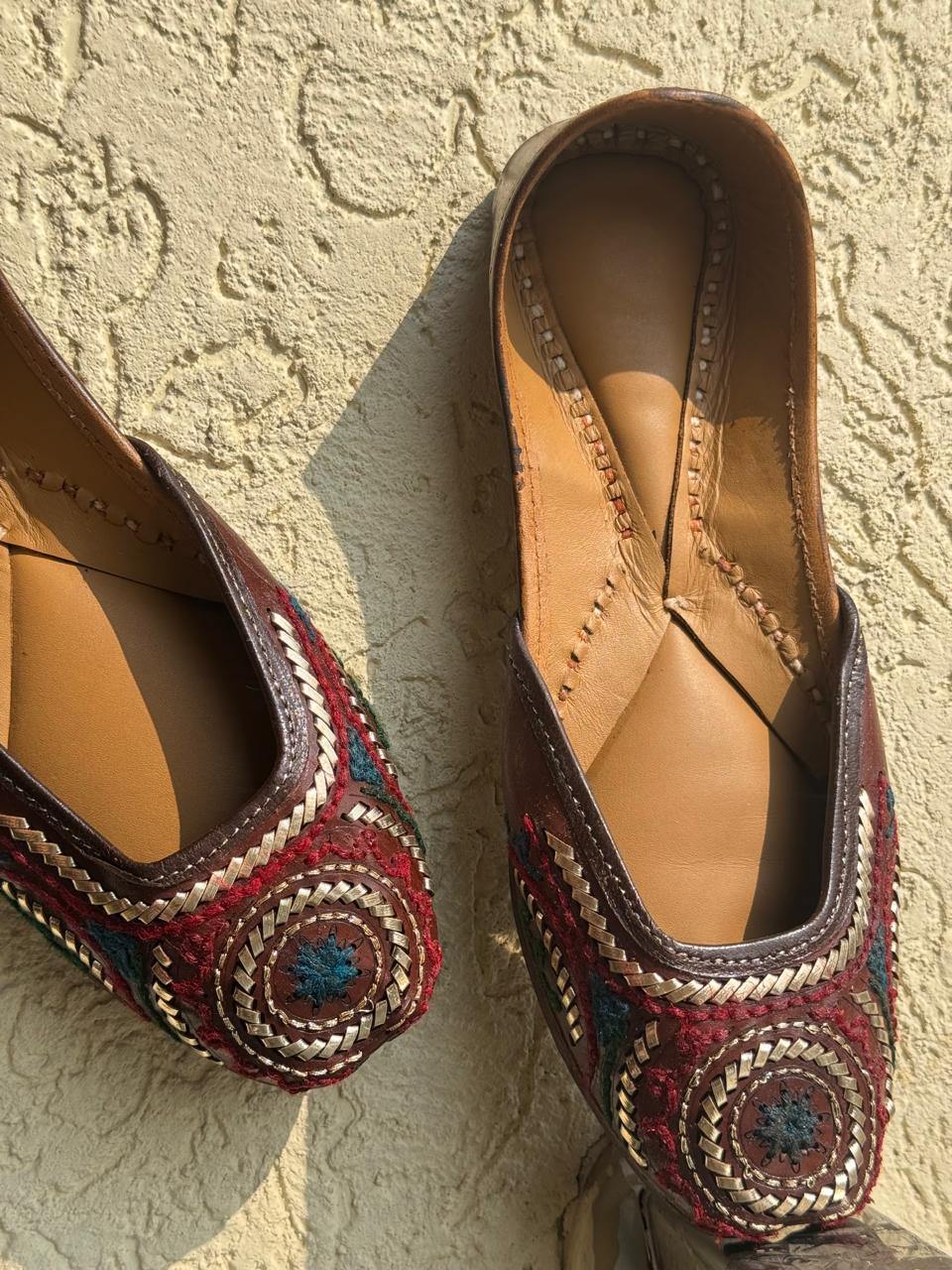 Zariya Heritage Jutti (Mukesh With Thread)