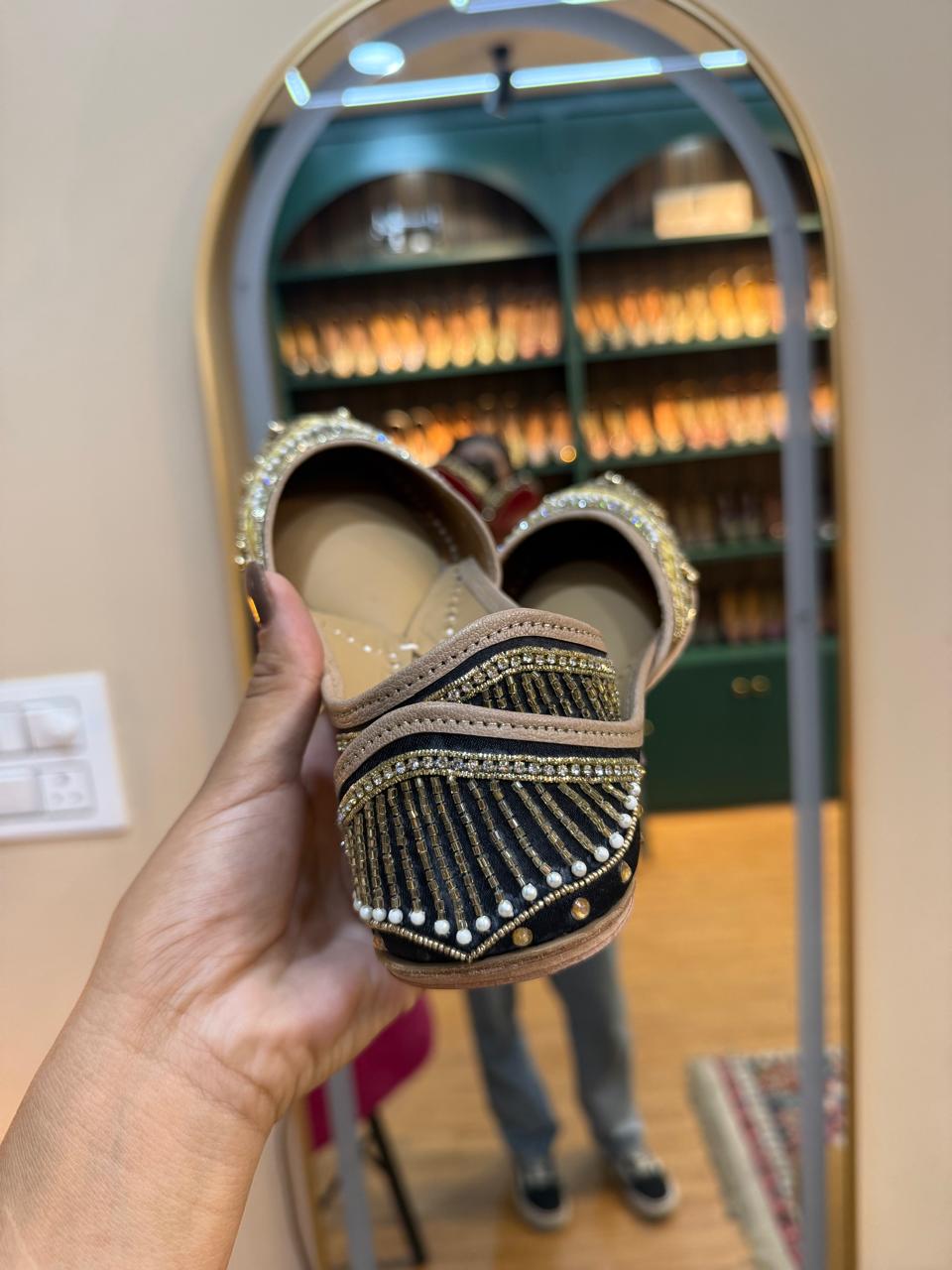 ਕਾਲੀ ਜੋਗਨ (BLACK)