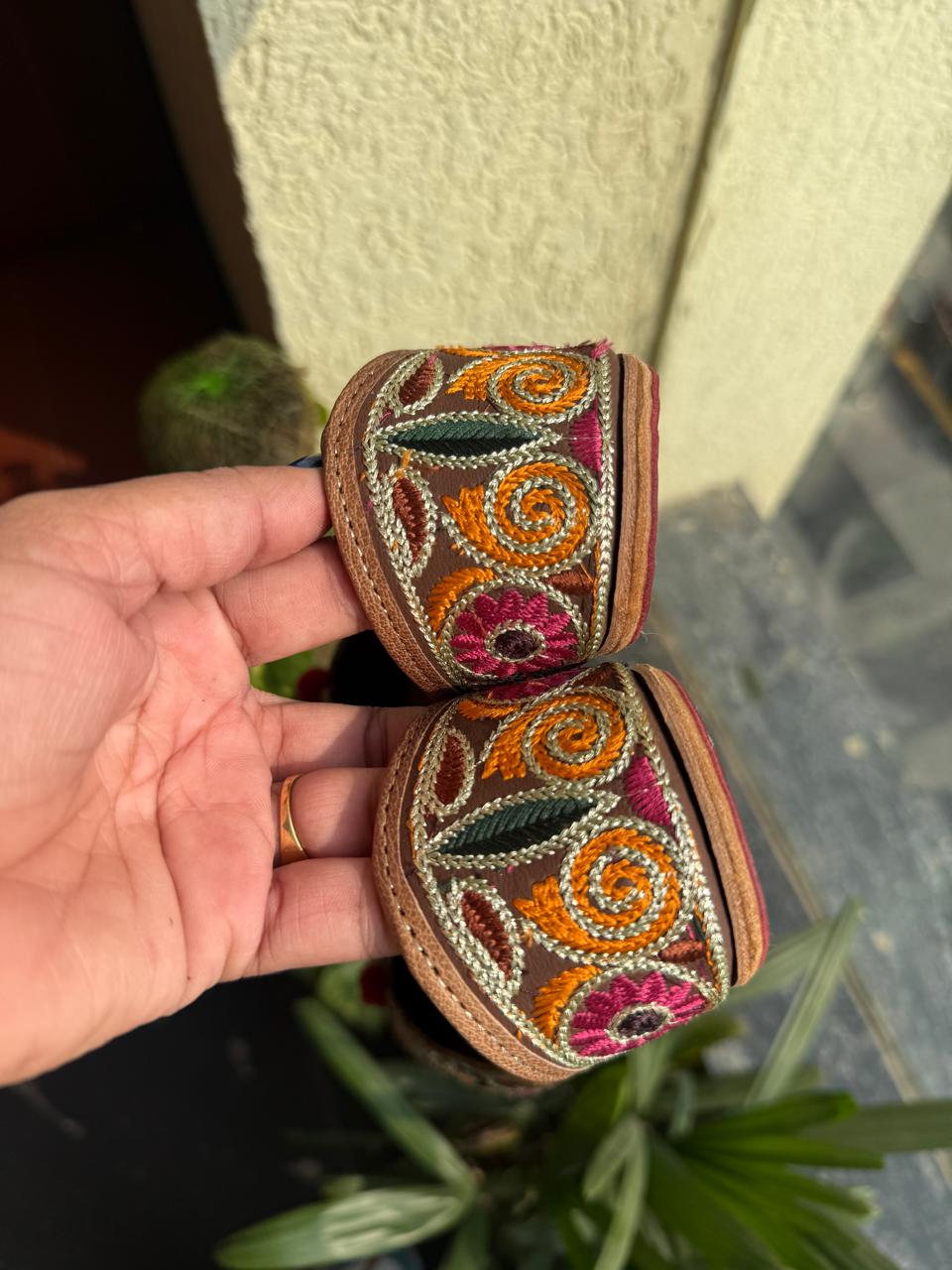 RANGAN DI PASHMINA (CUT WORK)