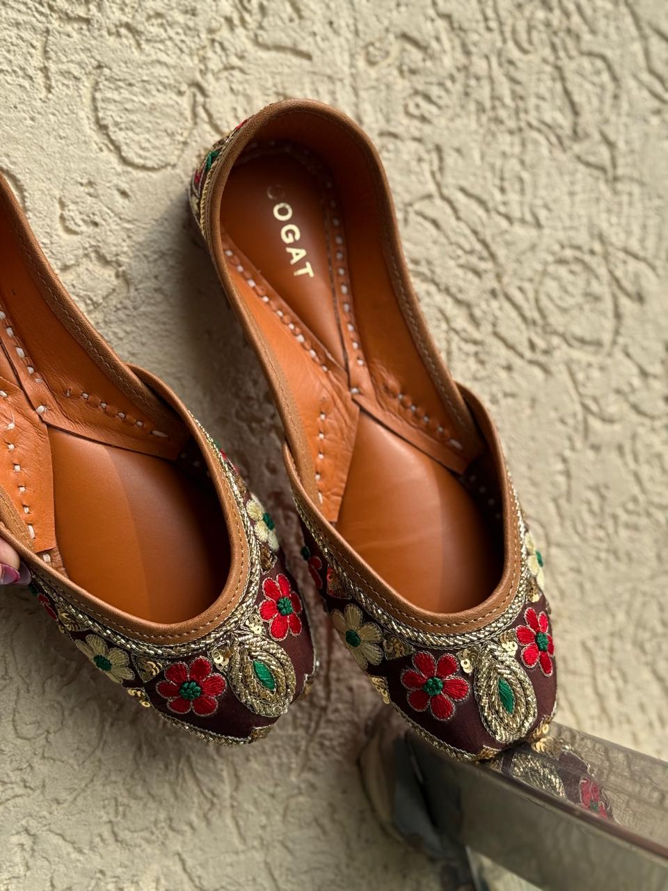 (A) LOTUS KAMAL AURA