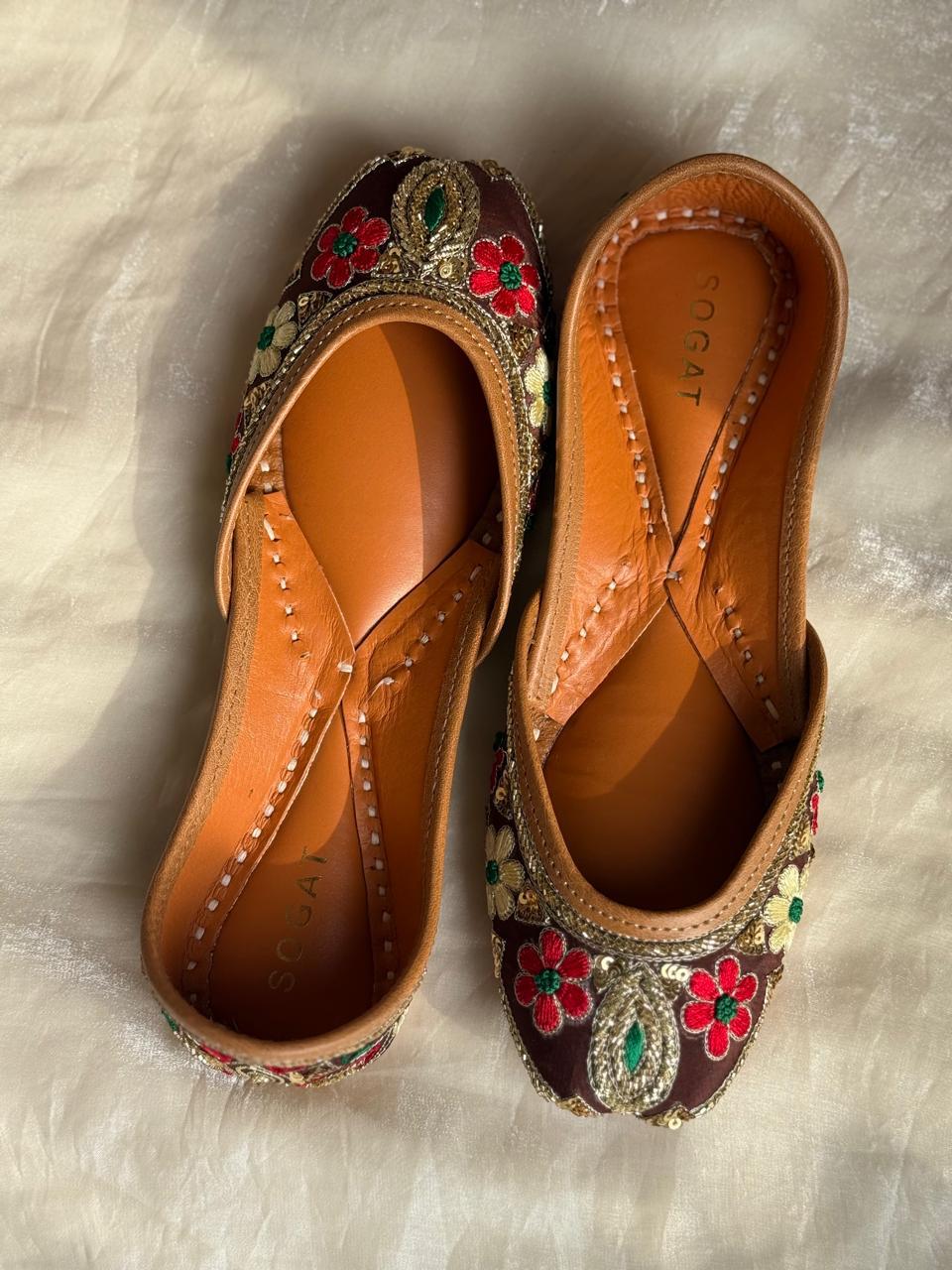 (A) LOTUS KAMAL AURA