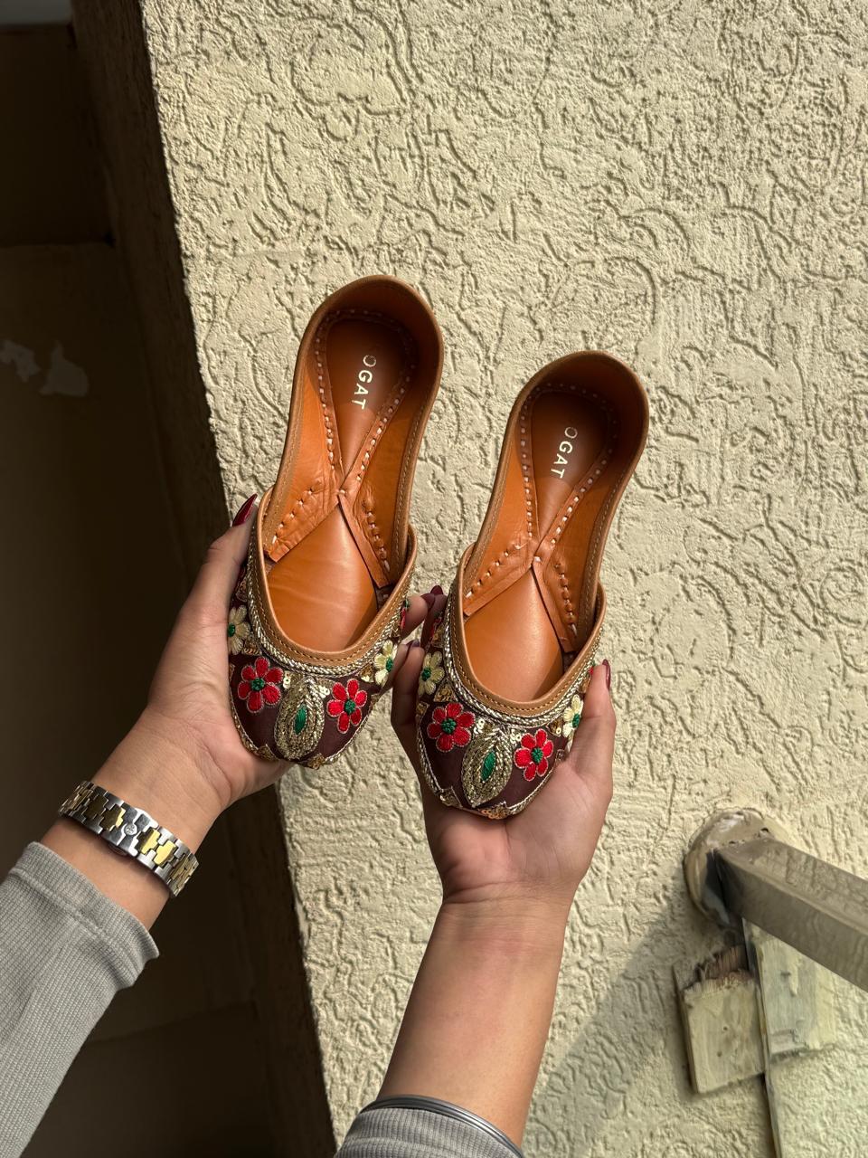 (A) LOTUS KAMAL AURA